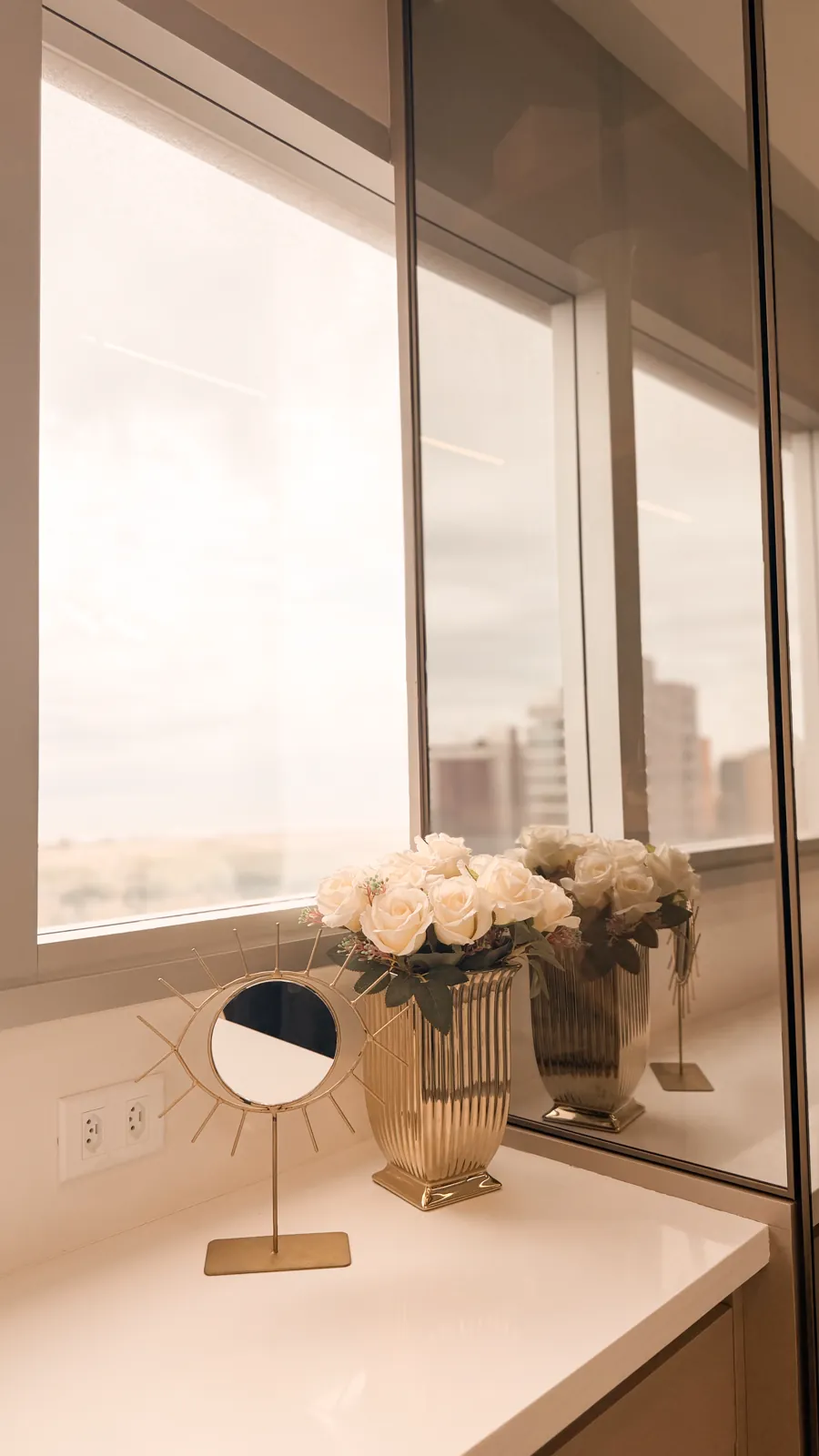 Flores y vista desde el consultorio